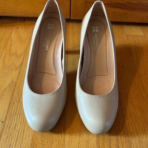 Naturalizer Women's Michelle, Nude Color Pump, Size 7.5, NEVER WORN